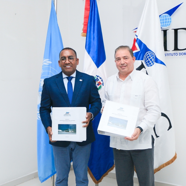 Departamento Aeroportuario entrega al IDAC estudios sobre construcción aeropuerto internacional Cabo Rojo en Pedernales