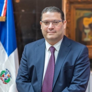 LIC. EDUARDO SANZ LOVATON (DGA) MIEMBRO