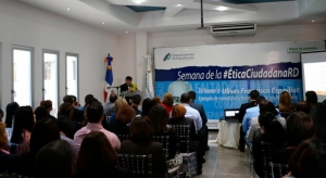 Monseñor De la Rosa y Carpio dicta la conferencia: “Valores éticos y morales en la Gestión Pública