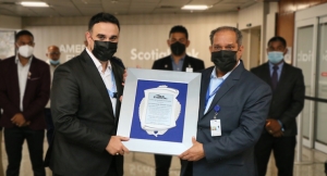 Víctor Pichardo escogido padrino de honor en primera graduación en pleno vuelo de tripulantes aeronáuticos