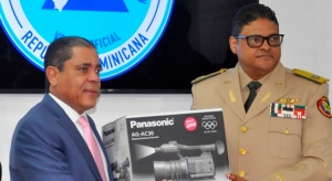 DEPARTAMENTO AEROPORTUARIO ENTREGA AL COE SISTEMA DE ALTA TECNOLOGÍA DE COMUNICACIÓN