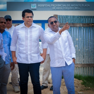 DA y Turismo supervisan helipuerto en hospital de Monte Plata; obra se encuentra 80% de ejecución