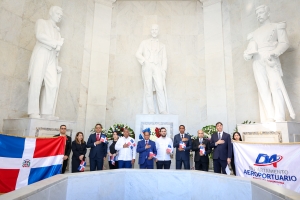 DA honra Padres de la Patria con depósito ofrenda floral