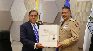 MINISTERIO DE DEFENSA AGRADECE DONACIÓN DE DRONES PARA SEGURIDAD EN LA FRONTERA
