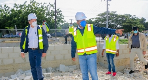 DEPARTAMENTO AEROPORTUARIO ENTREGA RECURSOS PARA CULMINACIÓN HELIPUERTO DE BARAHONA